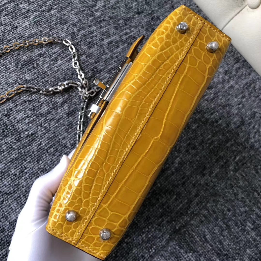 Luxury Discount Hermes Shiny Crocodile Verrou17CM Chain Bag 9D Ambre Yellow