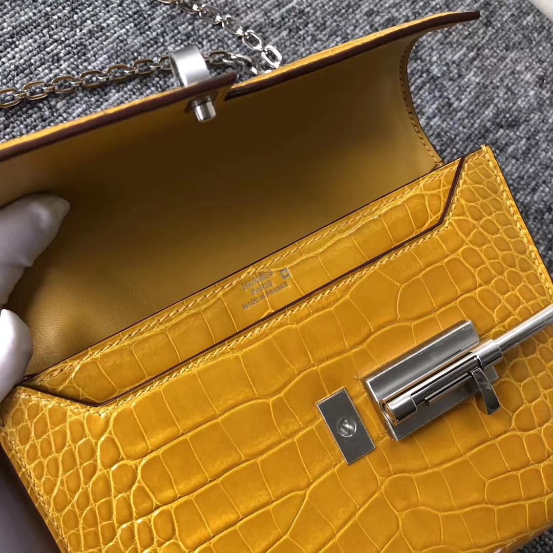 Luxury Discount Hermes Shiny Crocodile Verrou17CM Chain Bag 9D Ambre Yellow