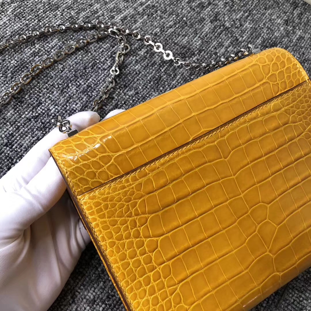Luxury Discount Hermes Shiny Crocodile Verrou17CM Chain Bag 9D Ambre Yellow