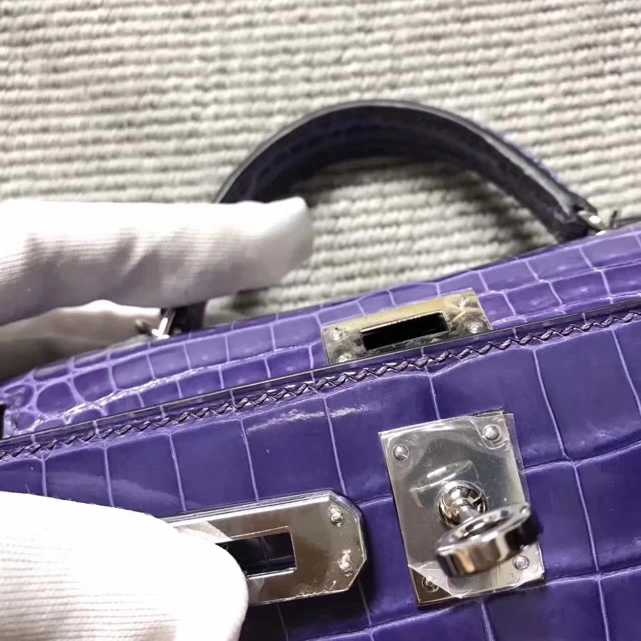 New Pretty Hermes Lavender Purple Crocodile Shiny Leather Minikelly-2 Clutch Bag