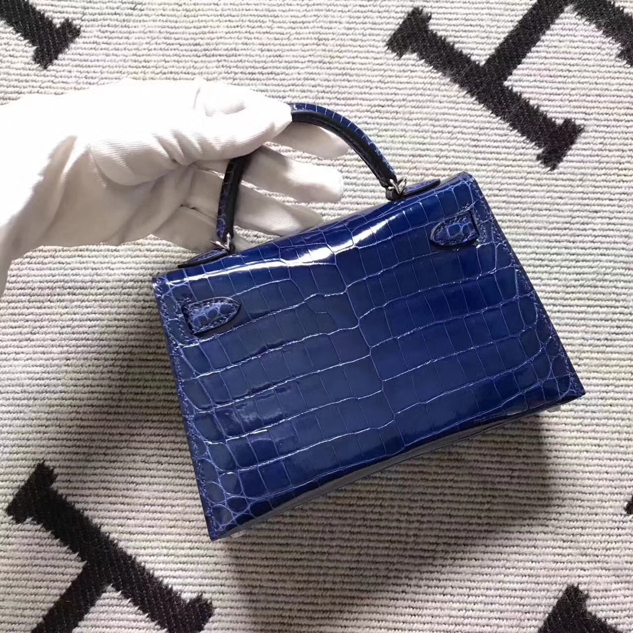 Sale Hermes Minikelly-2 Clutch Bag in Blue Saphir Crocodile Shiny Leather