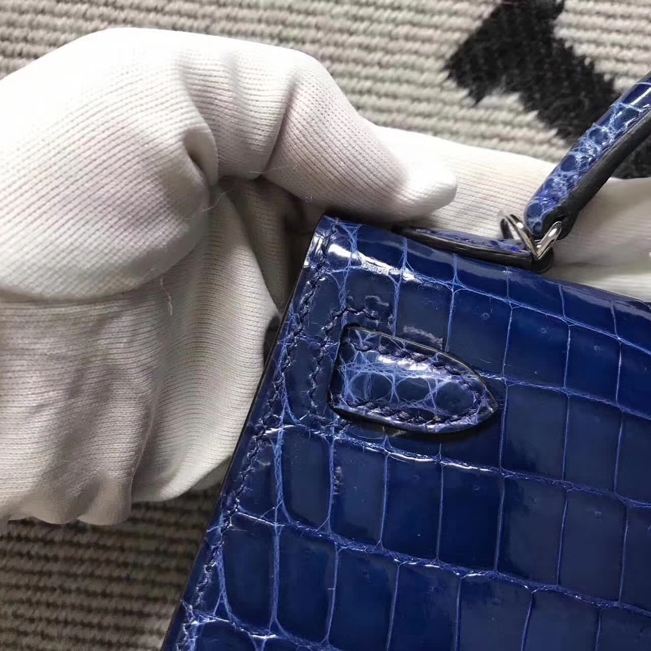 Sale Hermes Minikelly-2 Clutch Bag in Blue Saphir Crocodile Shiny Leather