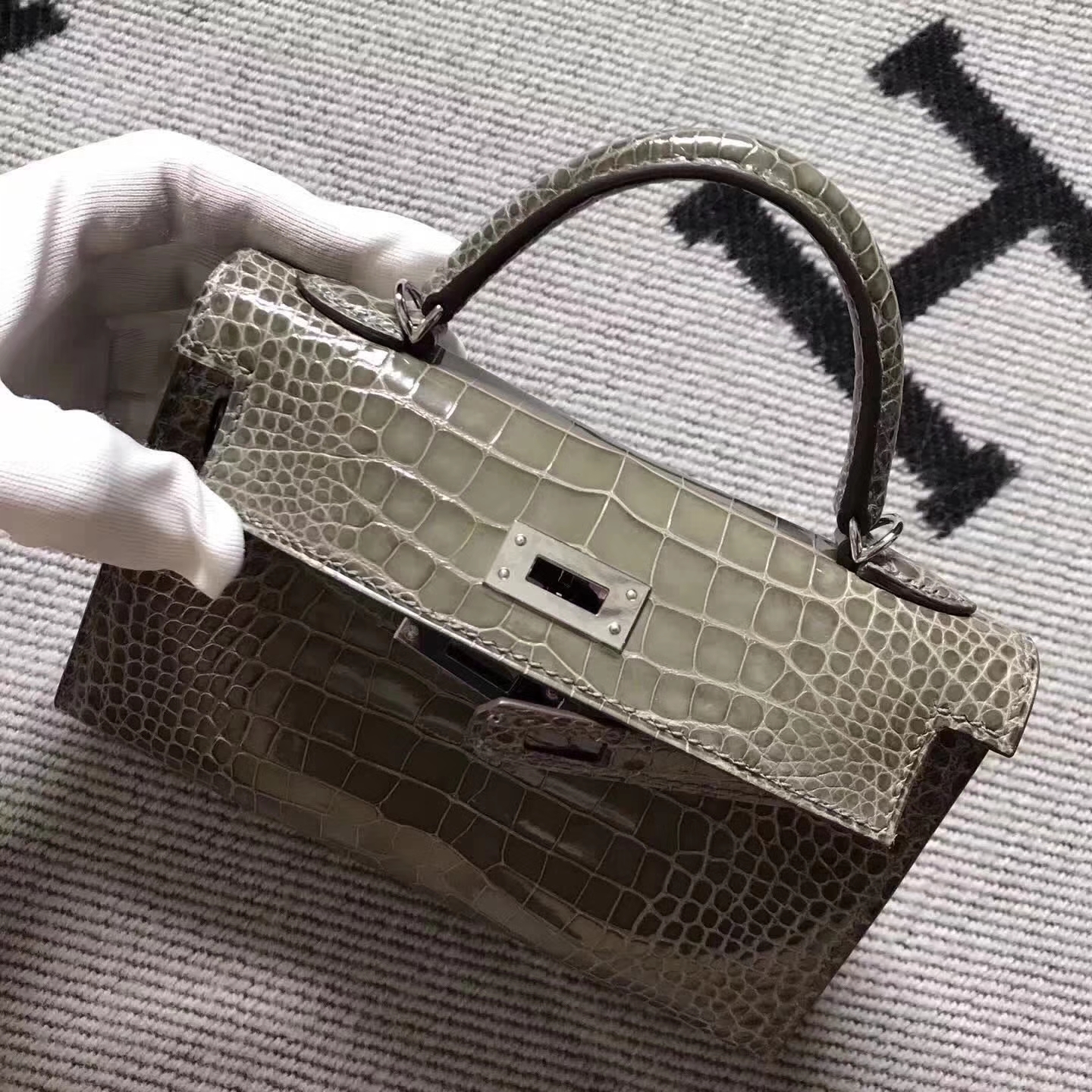 Discount Hermes Etoupe Grey Crocodile Shiny Minikelly-2 Clutch Bag