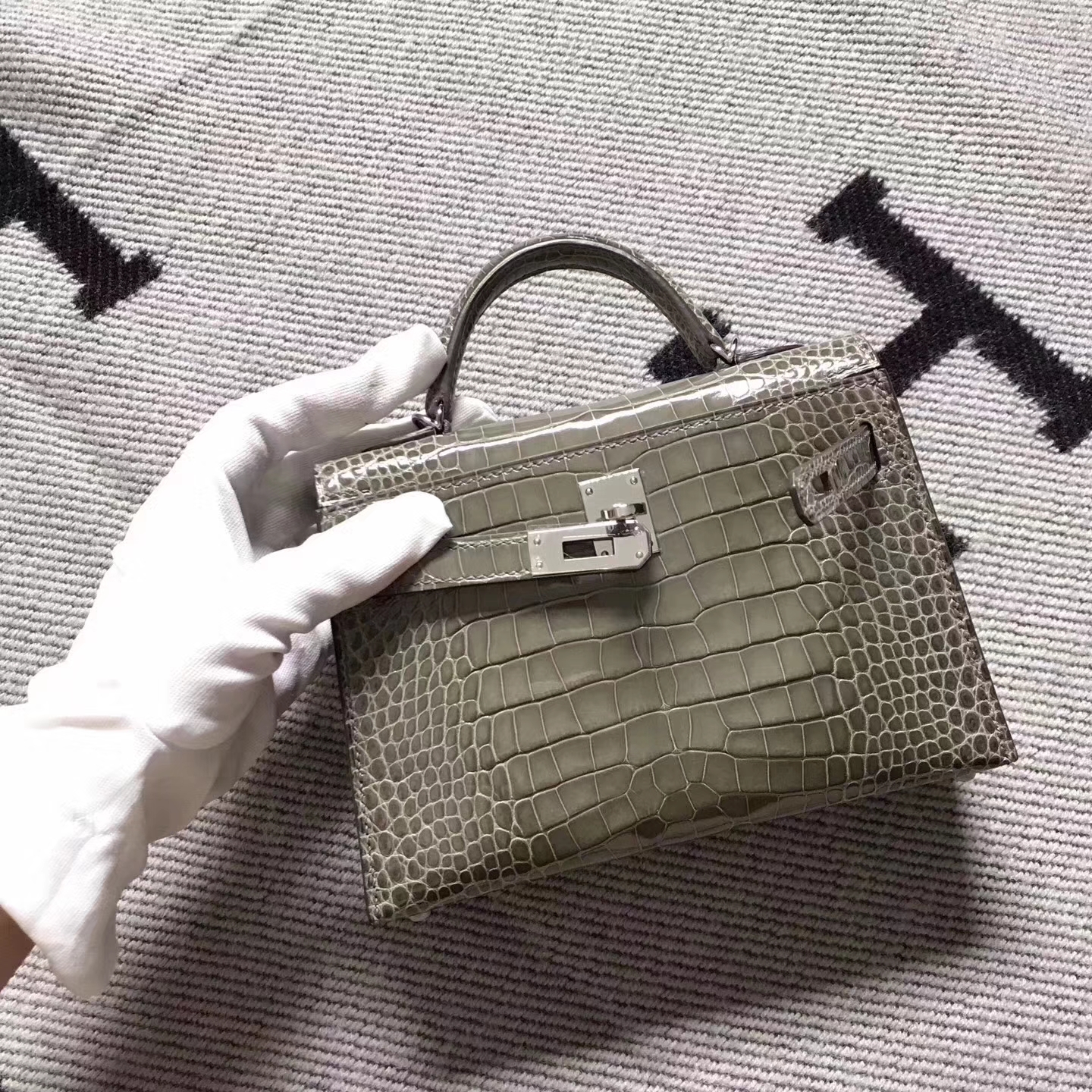 Discount Hermes Etoupe Grey Crocodile Shiny Minikelly-2 Clutch Bag