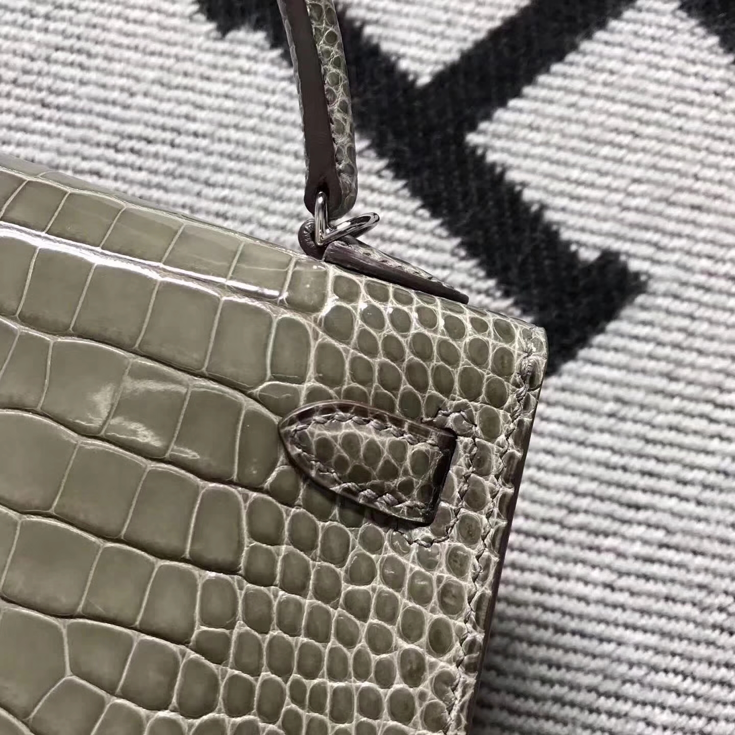 Discount Hermes Etoupe Grey Crocodile Shiny Minikelly-2 Clutch Bag