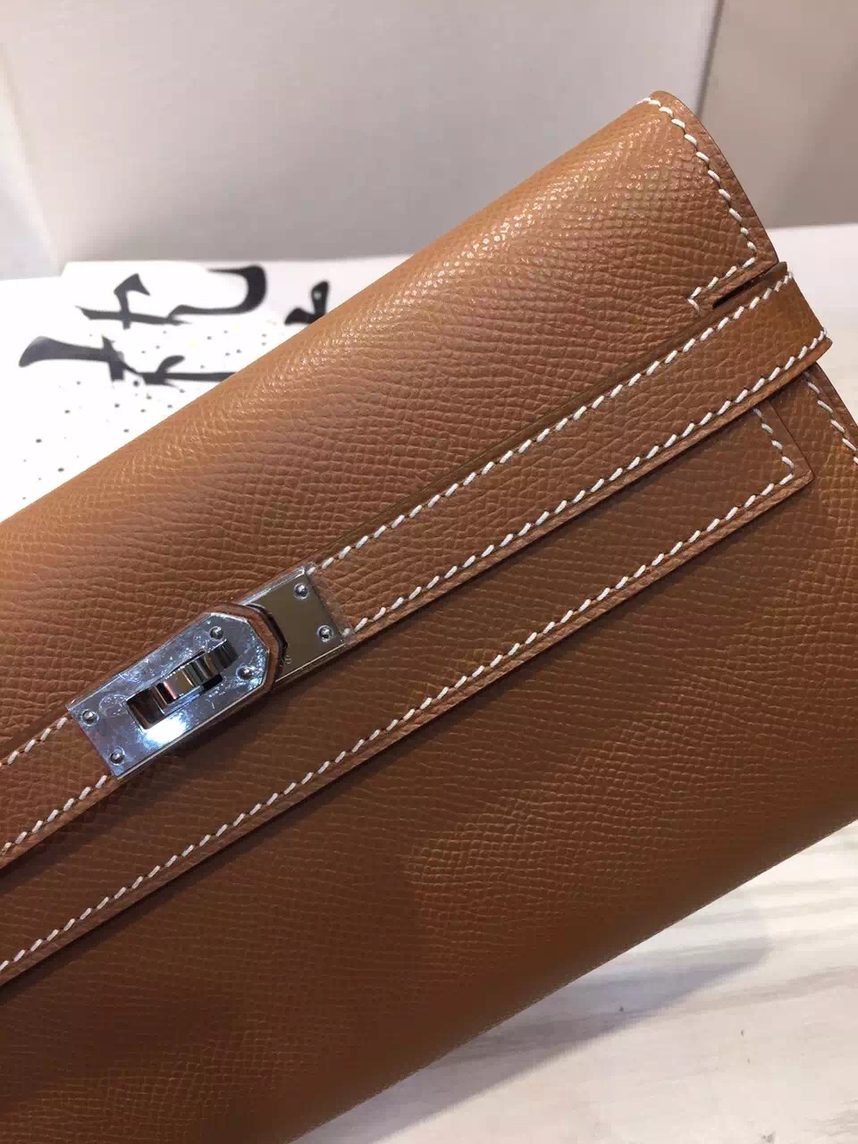 Hand Stitching Hermes Epsom Leather Kelly Wallet in Camel