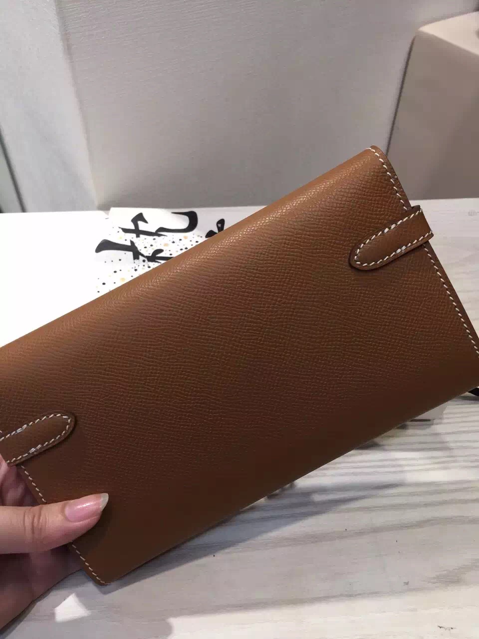 Hand Stitching Hermes Epsom Leather Kelly Wallet in Camel