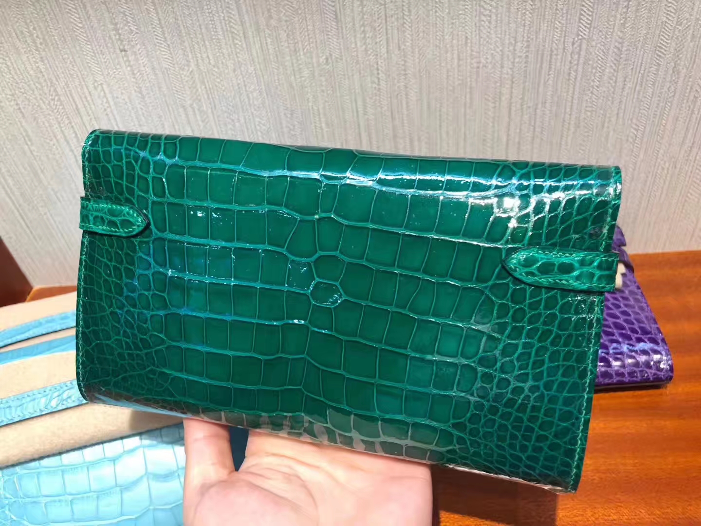 Luxury Hermes 6Q Vert Emerald Shiny Crocodile Kelly Wallet Clutch Bag Gold Hardware