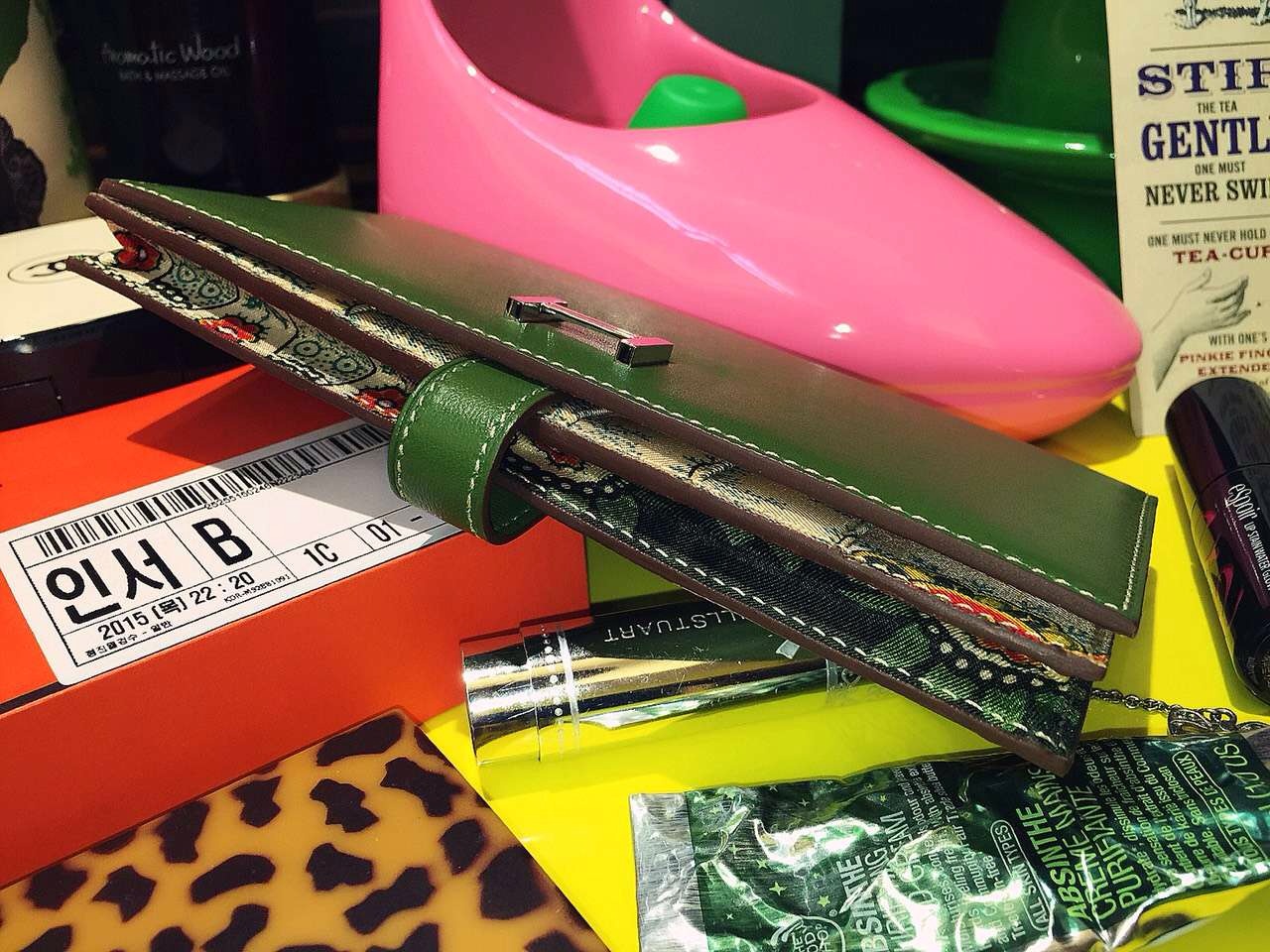 Cheap Hermes Silk’in Bean Wallet Swift leather V6 Olive Green 19CM