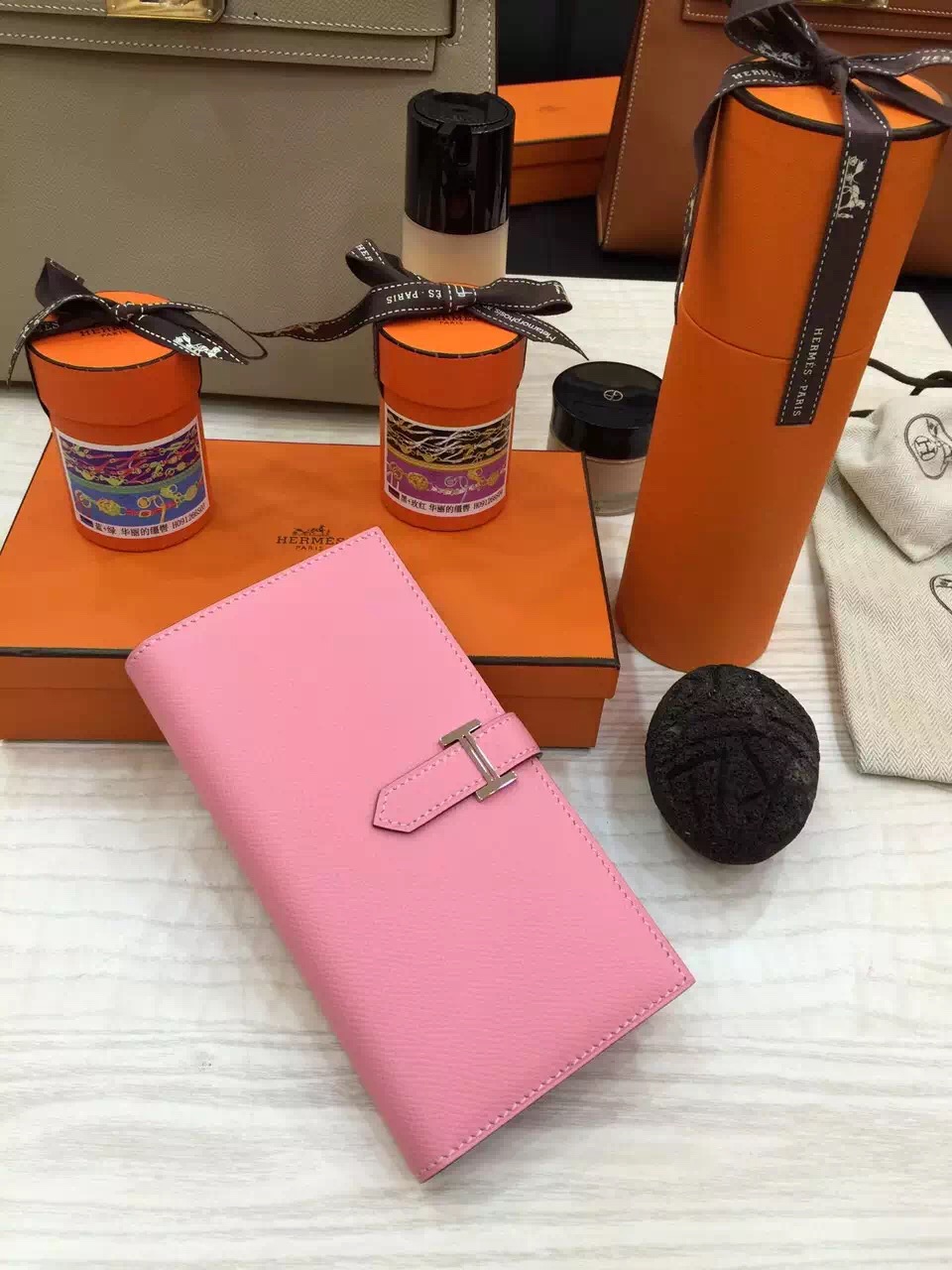 Pretty Hermes Original Epsom Leather Bearn Wallet Purse in Rose Sakura