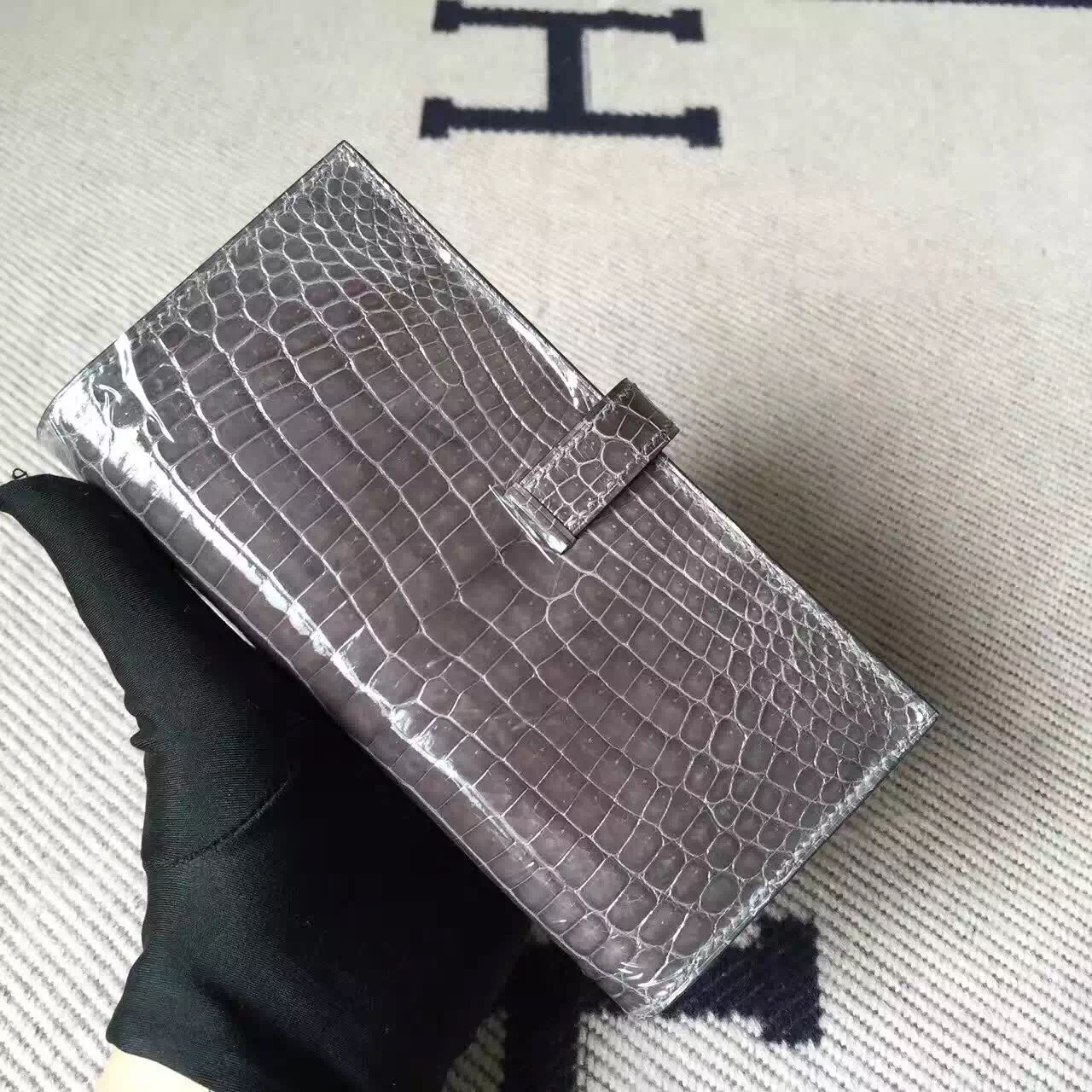 Hand Stitching Hermes C18 Etoupe Grey Crocodile Leather Bearn Wallet