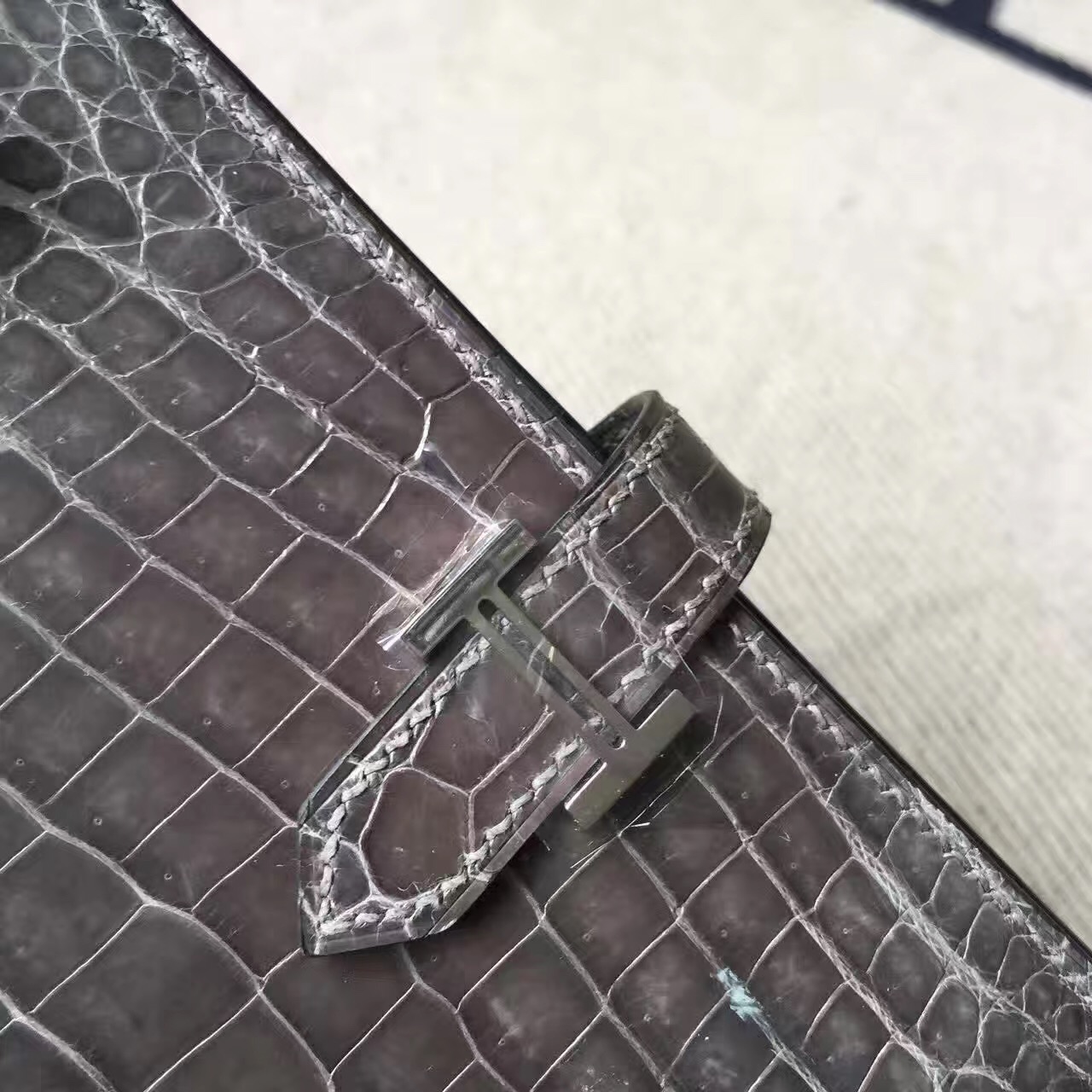 Hand Stitching Hermes C18 Etoupe Grey Crocodile Leather Bearn Wallet
