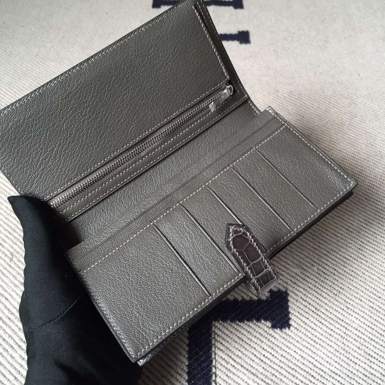 Hand Stitching Hermes C18 Etoupe Grey Crocodile Leather Bearn Wallet