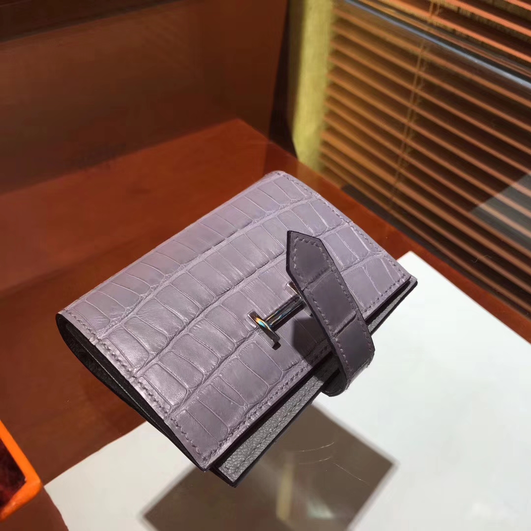 Elegant Hermes Short Bearn Wallet in Grey Crocodile Matt Leather