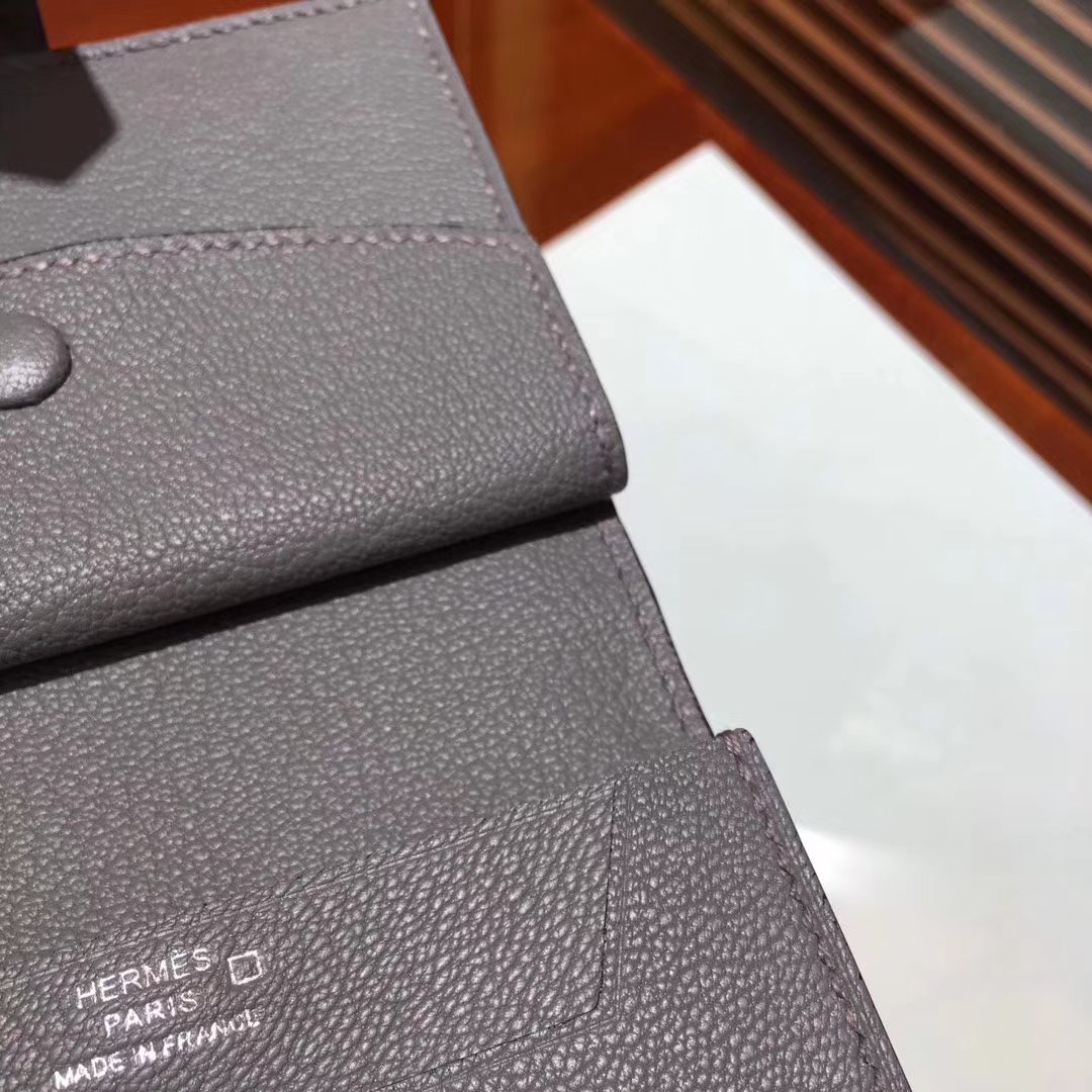 Elegant Hermes Short Bearn Wallet in Grey Crocodile Matt Leather