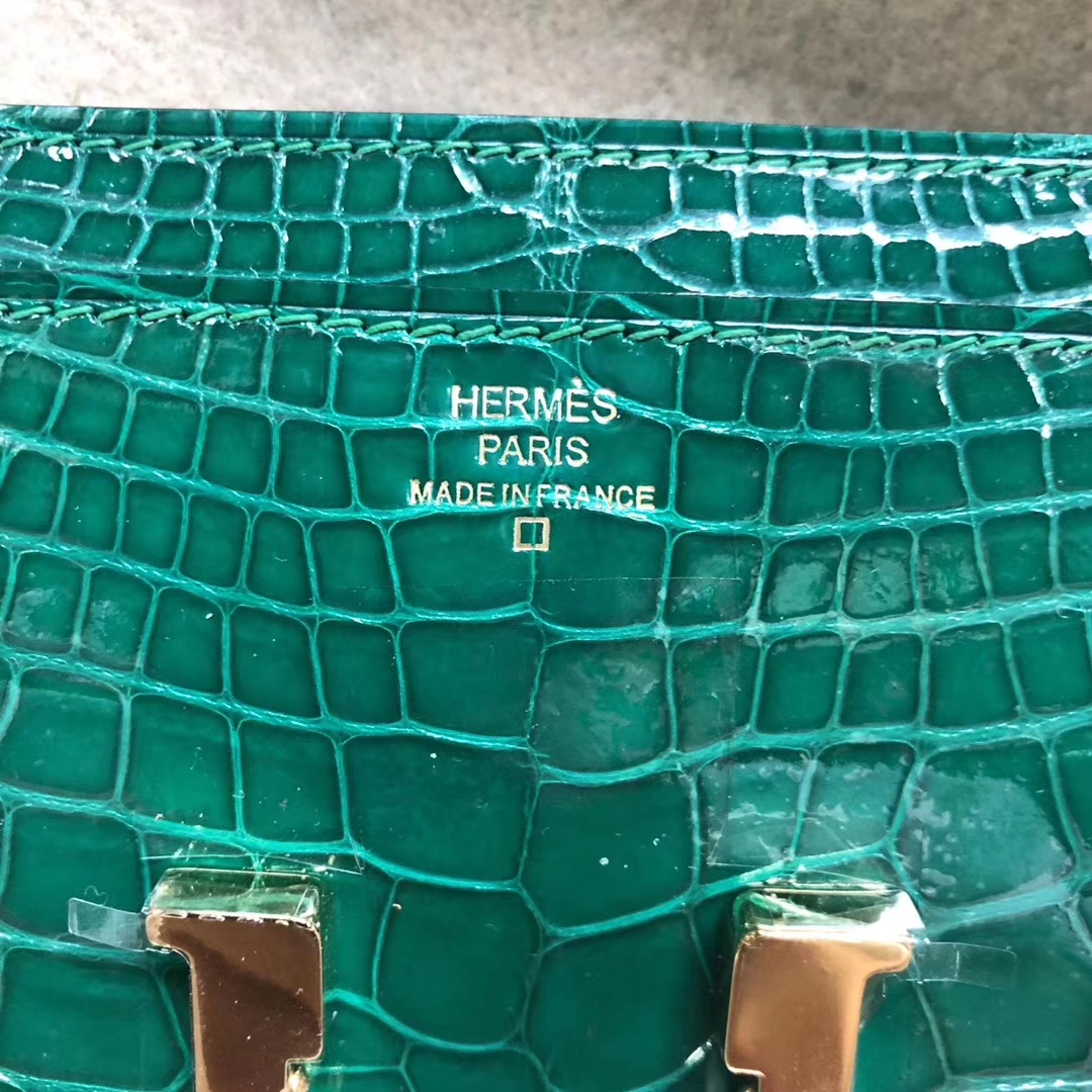 Luxury Hermes 6Q Vert Emerald Shiny Crocodile Constance Wallet Gold Hardware