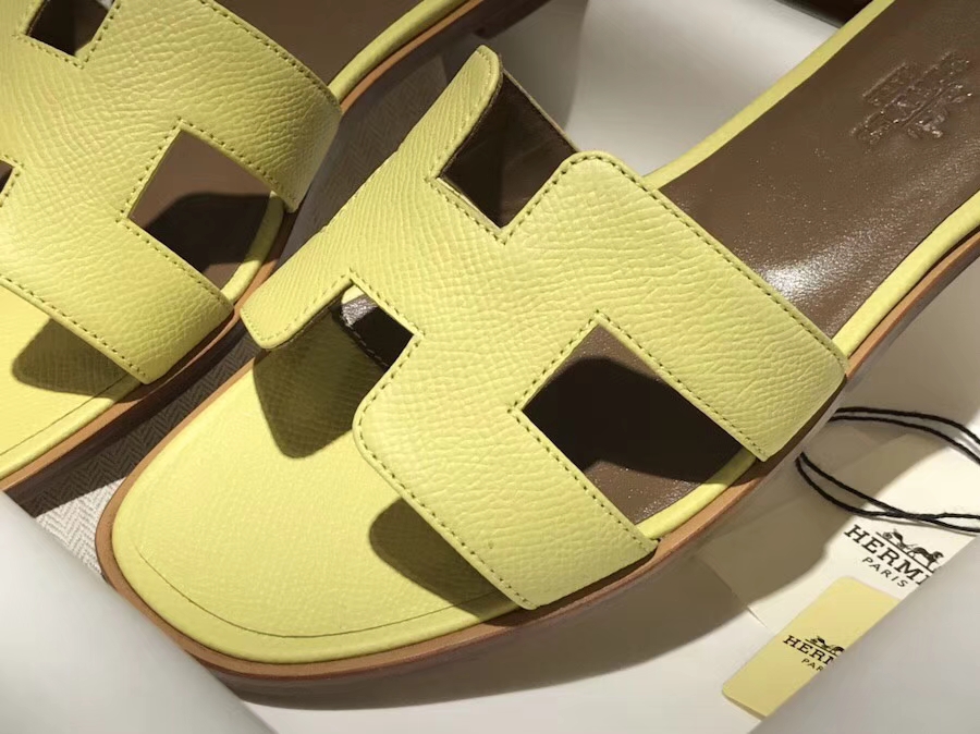 Pretty Hermes Calf Leather Flat Women&#8217;s Sandals in Jaune Poussin Size35-41