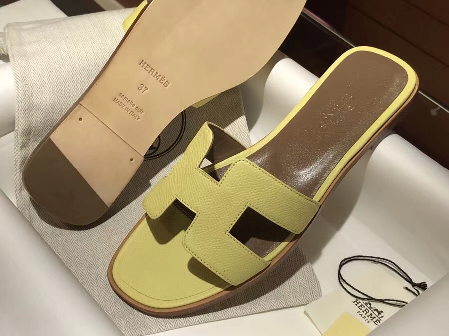 Pretty Hermes Calf Leather Flat Women&#8217;s Sandals in Jaune Poussin Size35-41
