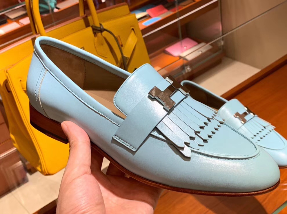 Noble Hermes 2018 Autumn New H Hardware Chevre Leather Flat Shoes in Blue Attol
