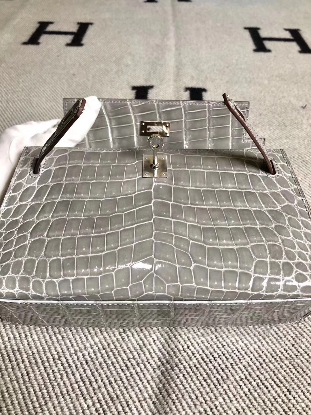 Sale Hermes Shiny Crocodile Leather Minikelly Evening Clutch Bag in Light Grey