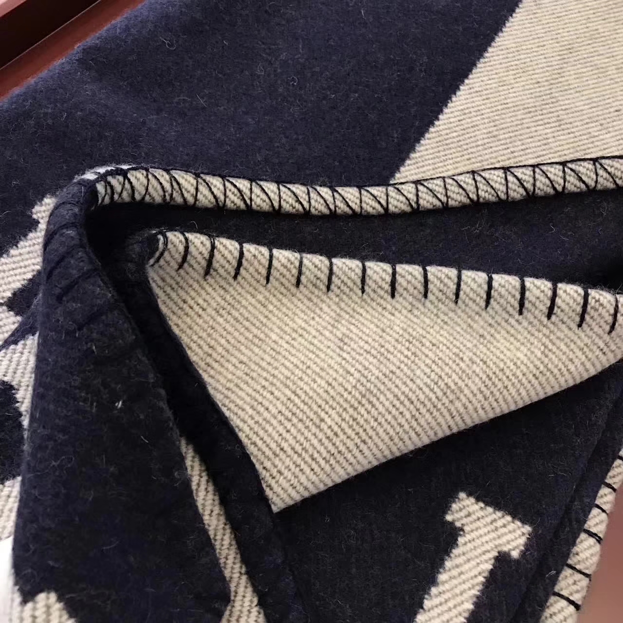 Luxury Hermes Navy Blue Cashmere H Printing Blanket Scarf