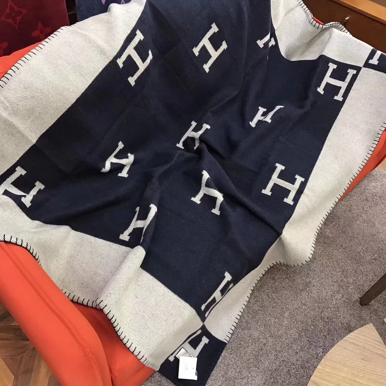 Luxury Hermes Navy Blue Cashmere H Printing Blanket Scarf