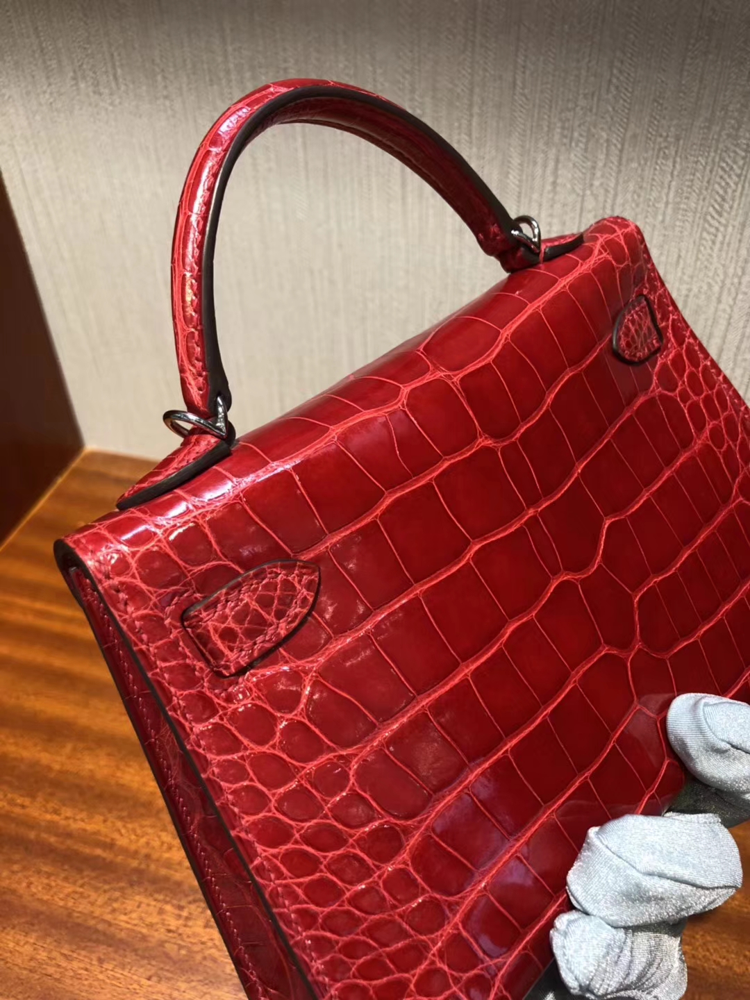 Pretty Hermes Shiny Crocodile Minikelly-2 Evening Bag in CK95 Braise Silver Hardware