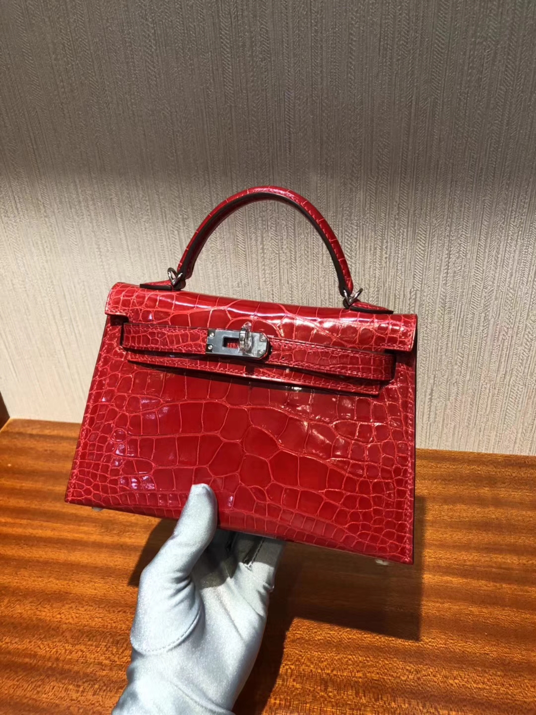 Pretty Hermes Shiny Crocodile Minikelly-2 Evening Bag in CK95 Braise Silver Hardware