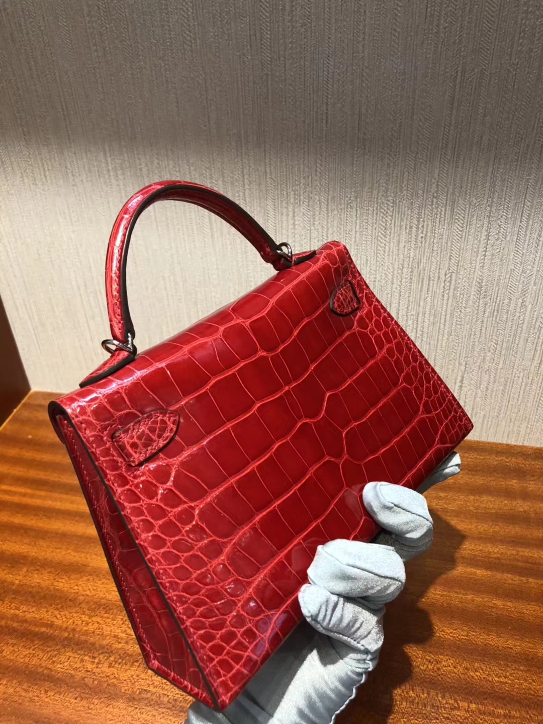 Pretty Hermes Shiny Crocodile Minikelly-2 Evening Bag in CK95 Braise Silver Hardware