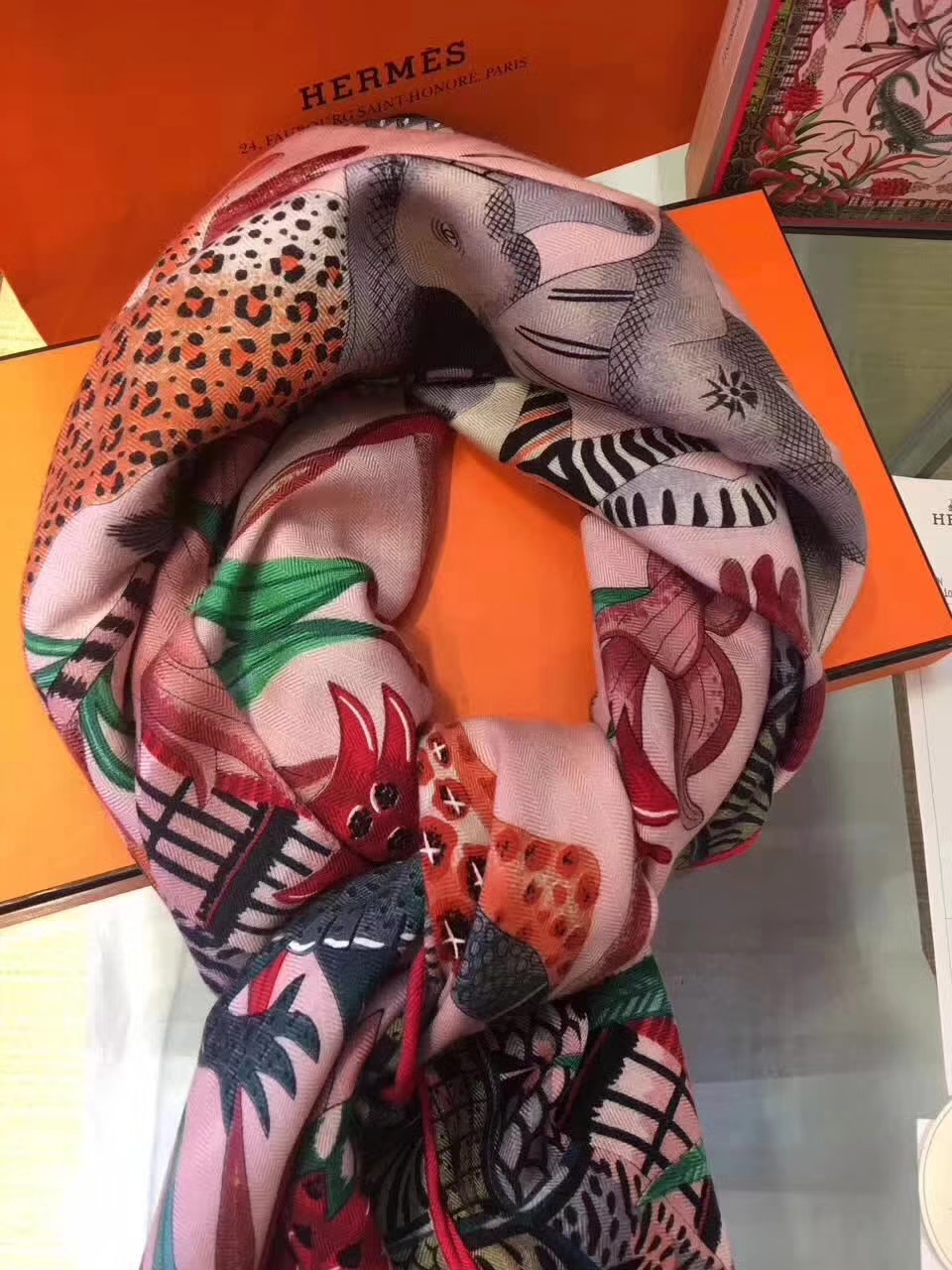 Wholesale Hermes Pink Cashmere Grade-A Women’s Scarf 140*140cm