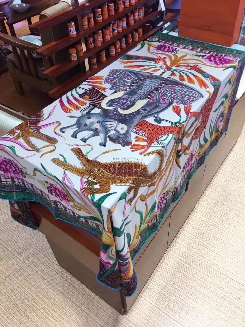 Noble Hermes Printed Cashmere Women&#8217;s Scarf Cape in White140*140cm