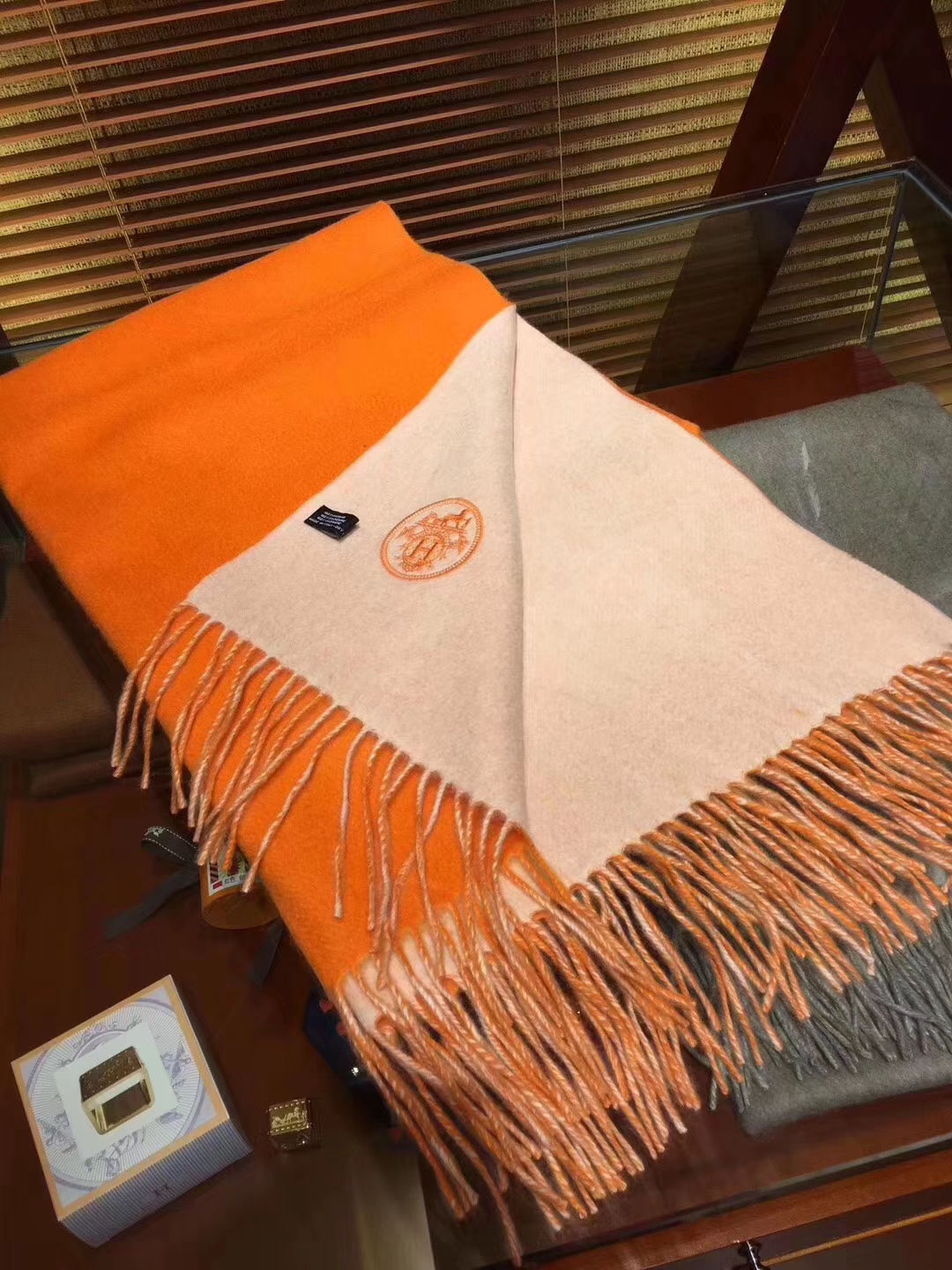 High Quality Hermes 100% Cashmere Women&#8217;s Scarf Cape in Orange71*210cm