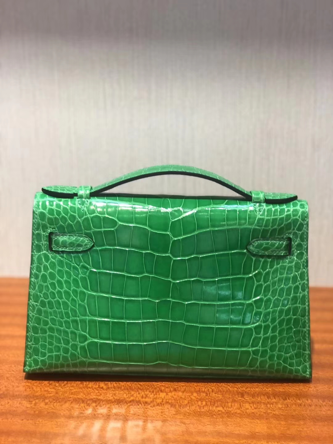 Luxury Hermes Alligator Shiny Crocodile Minikelly Pochette 22CM in 1L Cacti Green