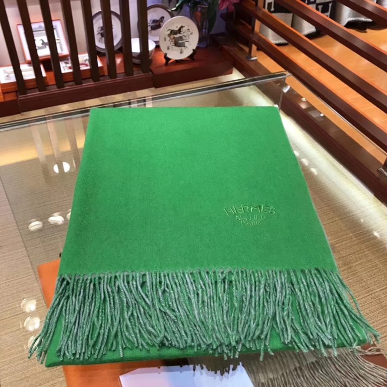 Hermes Green & White 100% Cashmere Womens Scarf Cape