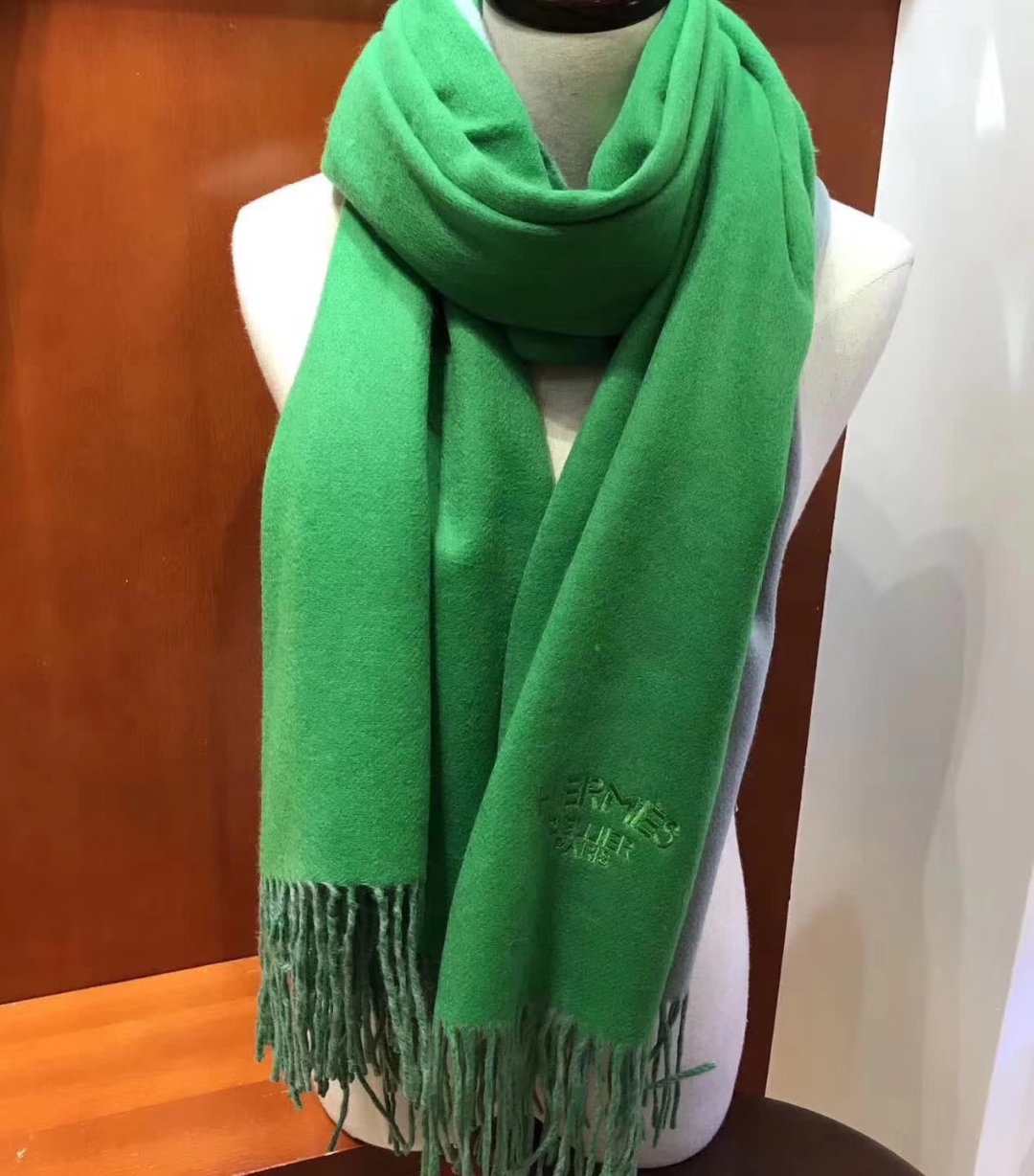 Wholesale Hermes Green &#038; White 100% Cashmere Women&#8217;s Scarf Cape