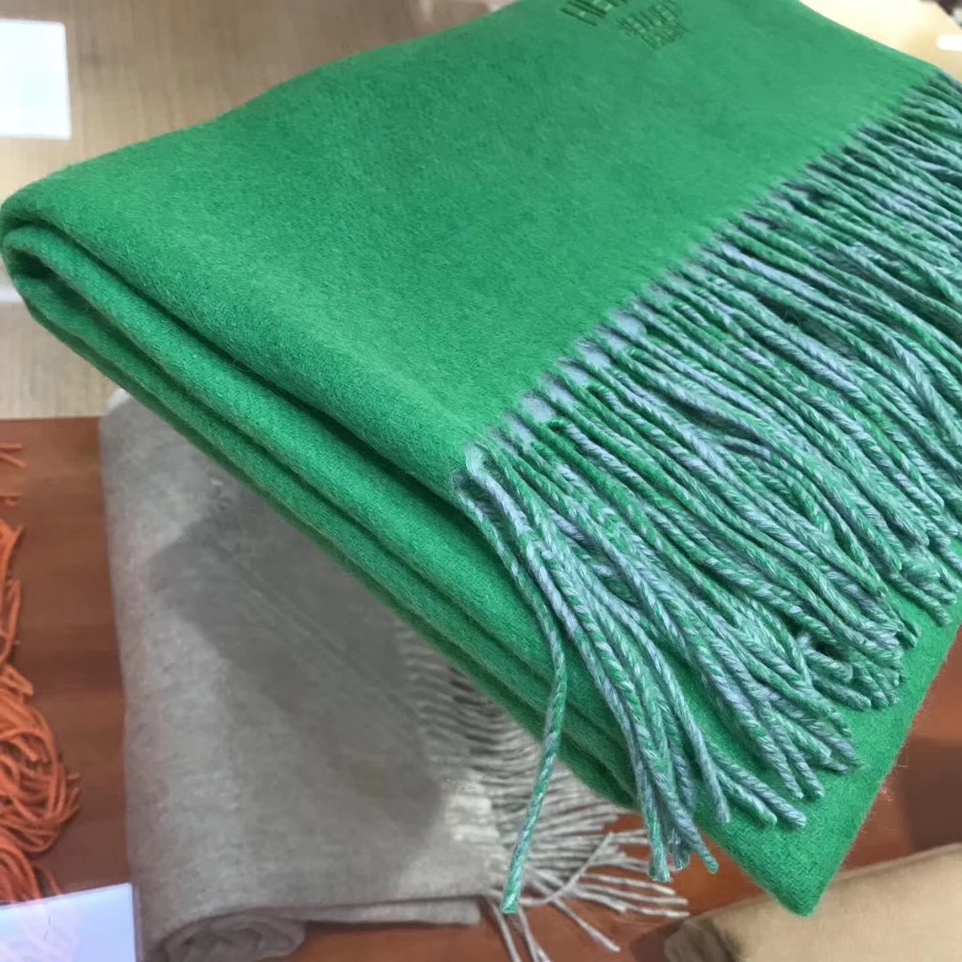 Wholesale Hermes Green & White 100% Cashmere Women’s Scarf Cape