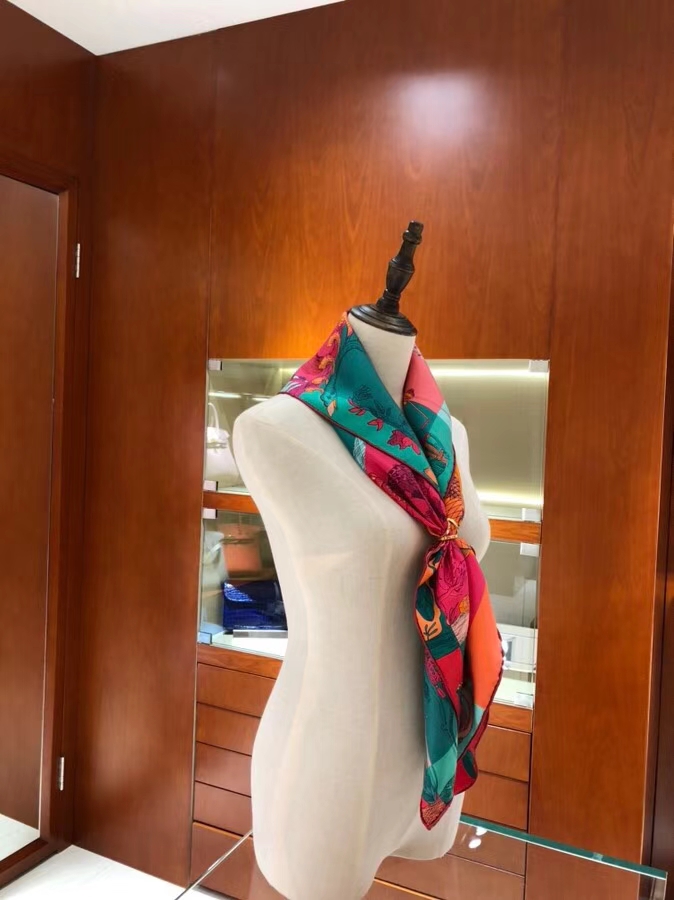New Hermes《Amazing Animals》Colorful 100%Silk Scarf 90*90cm