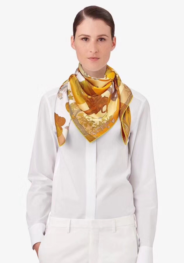 2018 New Hermes Women’s Scarf Yellow《Amazing Animals》Silk 90*90cm
