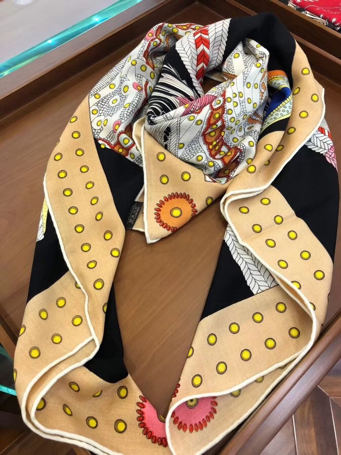 Sale Hermes Black Cashmere Silk《Noble Saddle》New Women&#8217;s Scarf140*140CM
