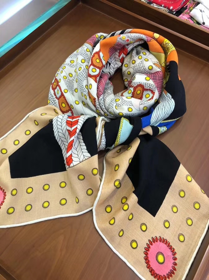Sale Hermes Black Cashmere Silk《Noble Saddle》New Women&#8217;s Scarf140*140CM