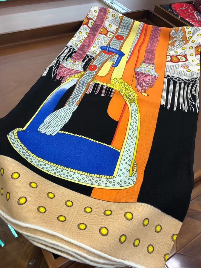 Sale Hermes Black Cashmere Silk《Noble Saddle》New Women&#8217;s Scarf140*140CM