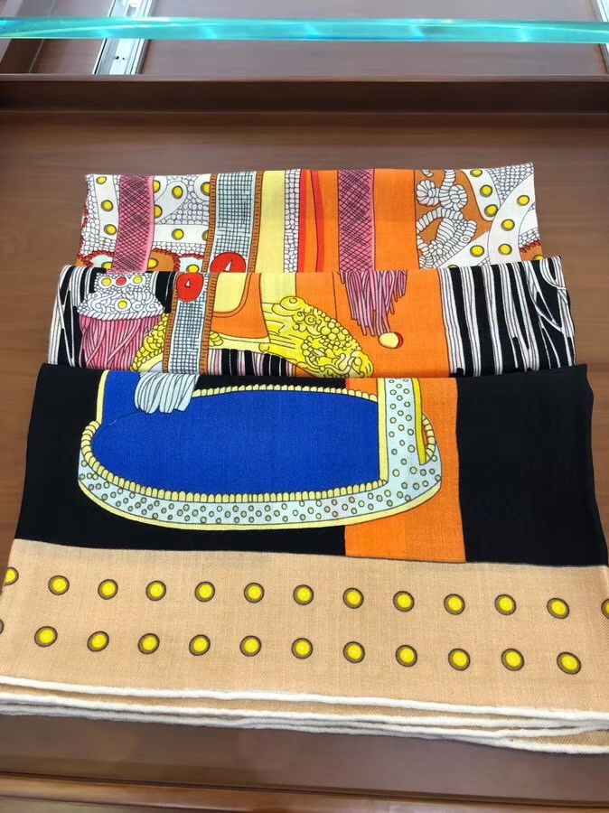 Sale Hermes Black Cashmere Silk《Noble Saddle》New Women’s Scarf140*140CM