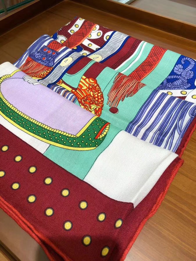 Elegant Hermes 2018 Autumn New《Noble Saddle》Cashmere Silk Scarf in Bordeaux Red