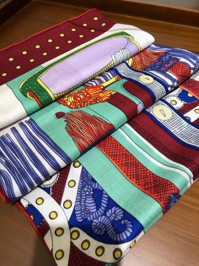 Elegant Hermes 2018 Autumn New《Noble Saddle》Cashmere Silk Scarf in Bordeaux Red