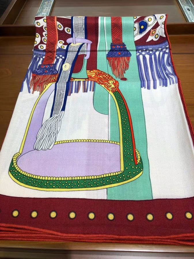 Elegant Hermes 2018 Autumn New《Noble Saddle》Cashmere Silk Scarf in Bordeaux Red