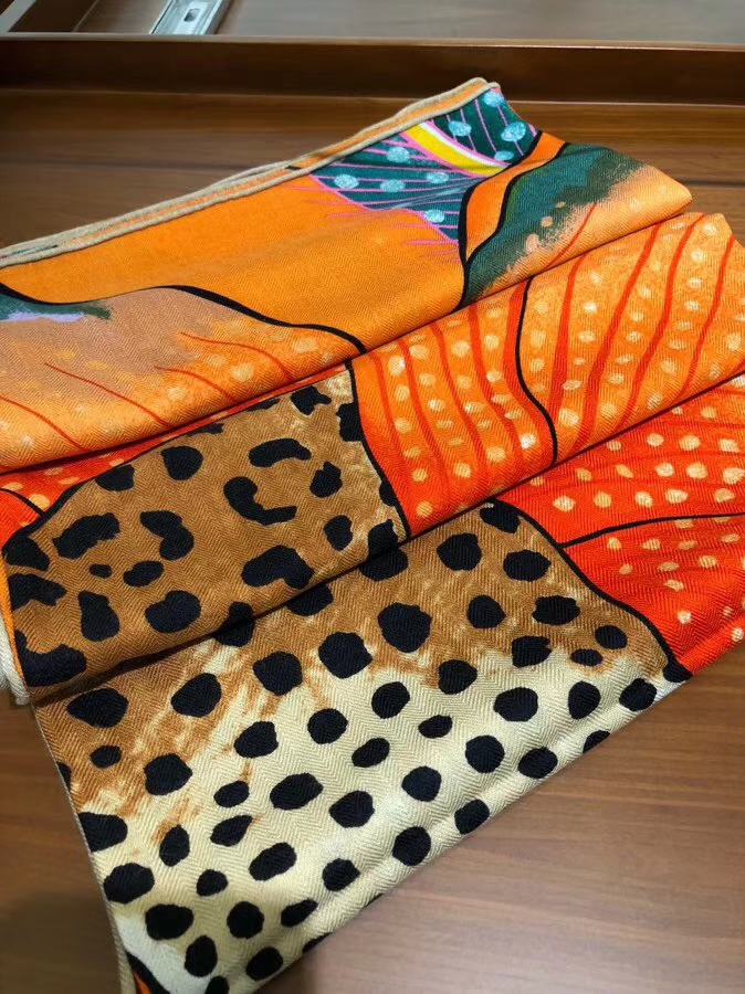 New Hermes 2018 Autumn《Leopard &#038; Flower》Orange Cashmere Silk Women&#8217;s Scarf