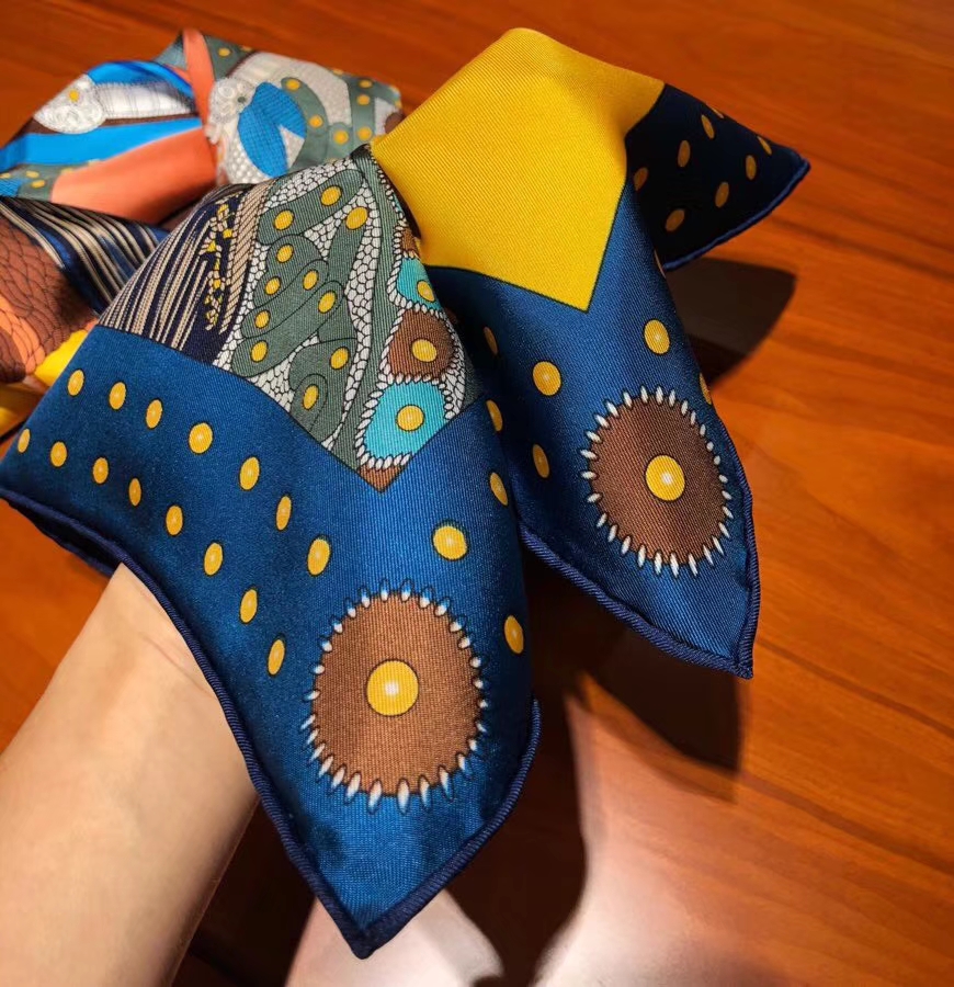 Wholesale Hermes 《Elegant Saddle》2018 Autumn New Scarf 90*90cm Yellow