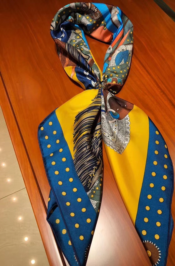Wholesale Hermes 《Elegant Saddle》2018 Autumn New Scarf 90*90cm Yellow