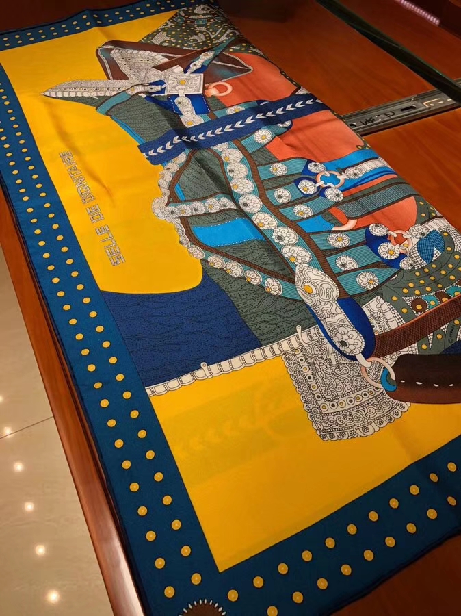 Wholesale Hermes 《Elegant Saddle》2018 Autumn New Scarf 90*90cm Yellow