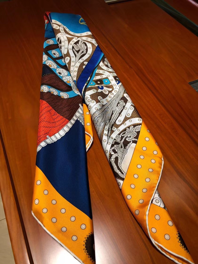 Discount Hermes 2018 Autumn New Silk Scarf《Elegant Saddle》90*90cm in Dark Blue